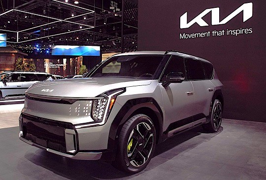 起亚在美国全球首次公开"EV9 GT"最高508马力
