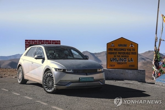 "喜马拉雅山也很轻松"...登上吉尼斯纪录的韩国电动汽车
