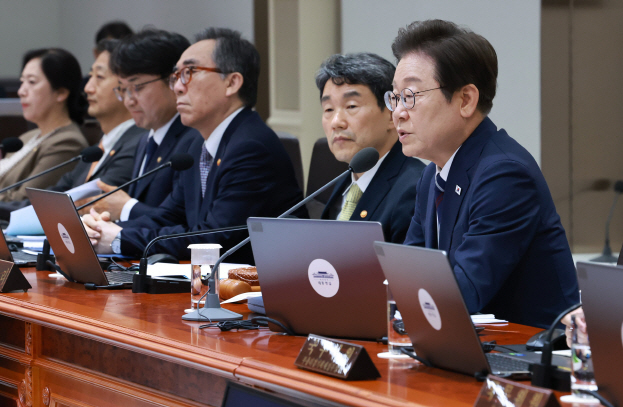 韩国总统李在明:"成为住...