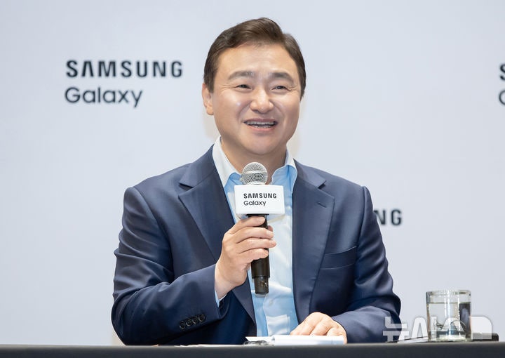 三星电子新设DX部门AI组织卢泰文:"重新调整现有方式"