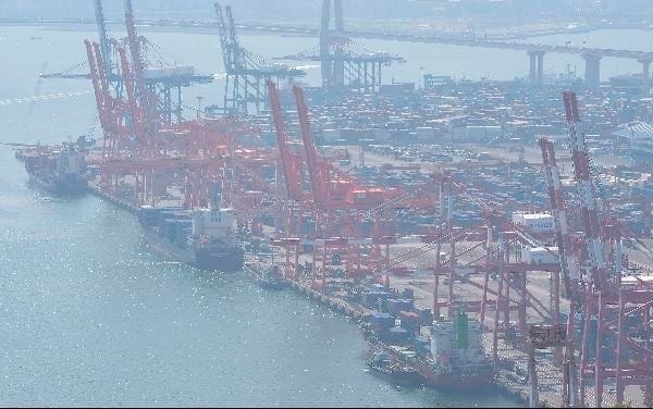 4月1日至20日出口504亿美元，同比增长49.4%...半导体出口增加182.5%
